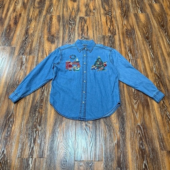 Source Unknown Tops - Vintage Women's M Christmas Embroidered Denim Chambray Shirt Top Bears Tree Med